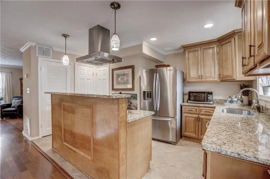 6118 Park Avenue Unit H11, Sandy Springs, Georgia 30342, 2 Bedrooms Bedrooms, ,2 BathroomsBathrooms,Residential,Sold,6118 Park Avenue Unit H11,6051490