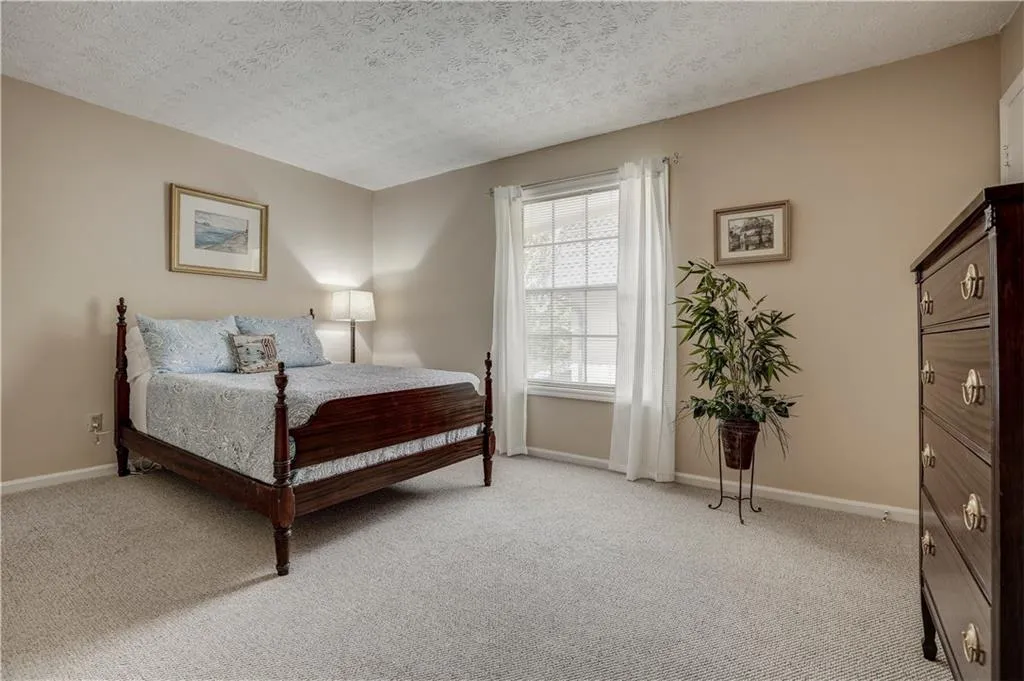 6118 Park Avenue Unit H11, Sandy Springs, Georgia 30342, 2 Bedrooms Bedrooms, ,2 BathroomsBathrooms,Residential,Sold,6118 Park Avenue Unit H11,6051490