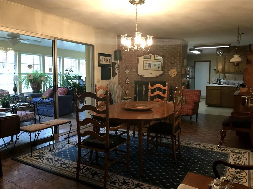 495 Abernathy Road Ne, Sandy Springs, Georgia 30328, 4 Bedrooms Bedrooms, ,2 BathroomsBathrooms,Residential,Sold,495 Abernathy Road Ne,5950892