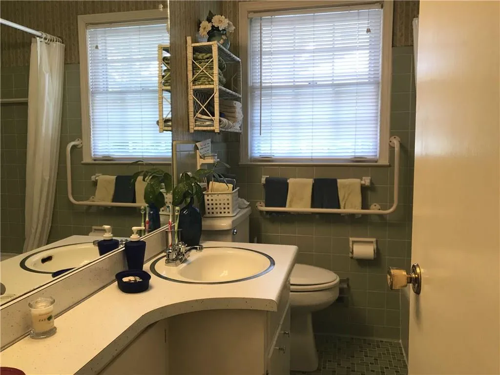495 Abernathy Road Ne, Sandy Springs, Georgia 30328, 4 Bedrooms Bedrooms, ,2 BathroomsBathrooms,Residential,Sold,495 Abernathy Road Ne,5950892