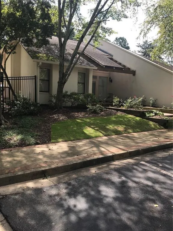 1502 Huntingdon Chase, Sandy Springs, Georgia 30350, 2 Bedrooms Bedrooms, ,2 BathroomsBathrooms,Residential,Sold,1502 Huntingdon Chase,6792361