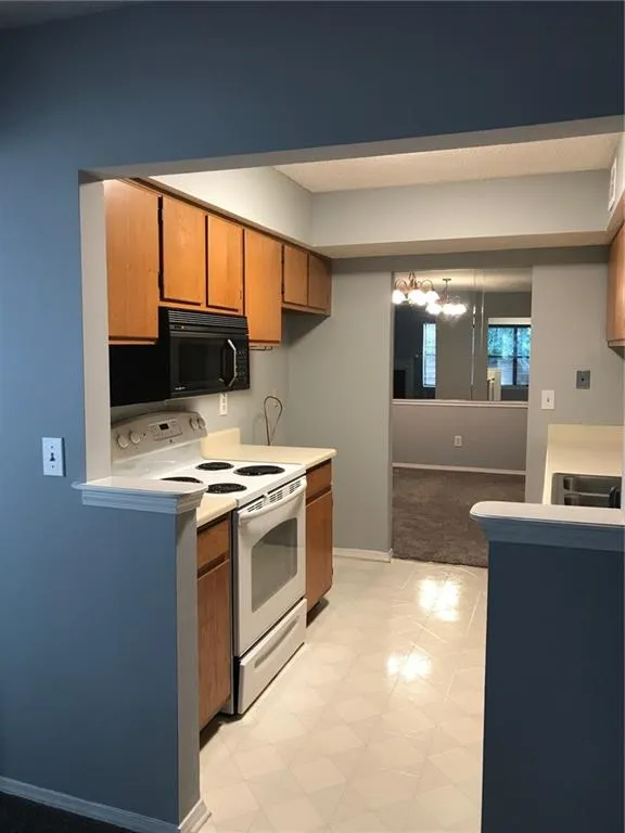 1502 Huntingdon Chase, Sandy Springs, Georgia 30350, 2 Bedrooms Bedrooms, ,2 BathroomsBathrooms,Residential,Sold,1502 Huntingdon Chase,6792361