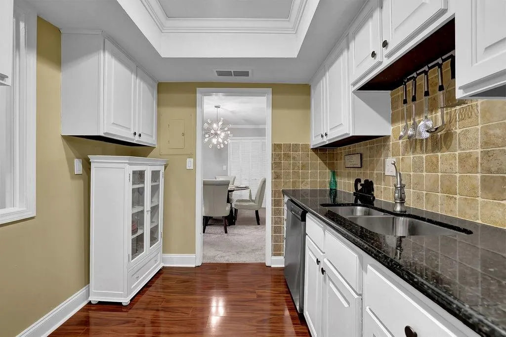 6851 Roswell Road Unit Q20, Sandy Springs, Georgia 30328, 3 Bedrooms Bedrooms, ,2 BathroomsBathrooms,Residential,Sold,6851 Roswell Road Unit Q20,7493097