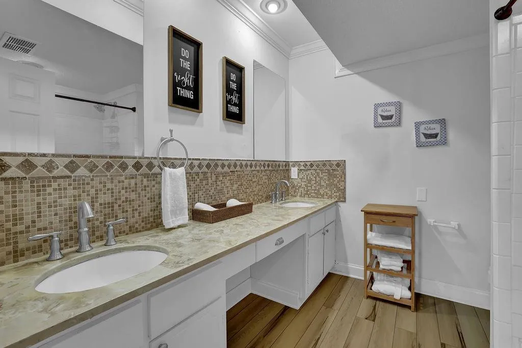 6851 Roswell Road Unit Q20, Sandy Springs, Georgia 30328, 3 Bedrooms Bedrooms, ,2 BathroomsBathrooms,Residential,Sold,6851 Roswell Road Unit Q20,7493097