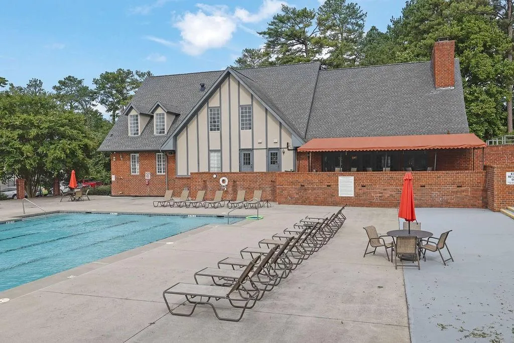 6851 Roswell Road Unit Q20, Sandy Springs, Georgia 30328, 3 Bedrooms Bedrooms, ,2 BathroomsBathrooms,Residential,Sold,6851 Roswell Road Unit Q20,7493097