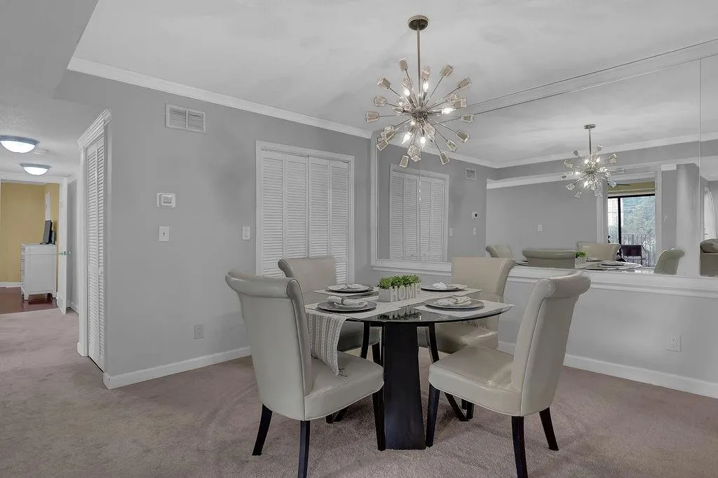6851 Roswell Road Unit Q20, Sandy Springs, Georgia 30328, 3 Bedrooms Bedrooms, ,2 BathroomsBathrooms,Residential,Sold,6851 Roswell Road Unit Q20,7493097