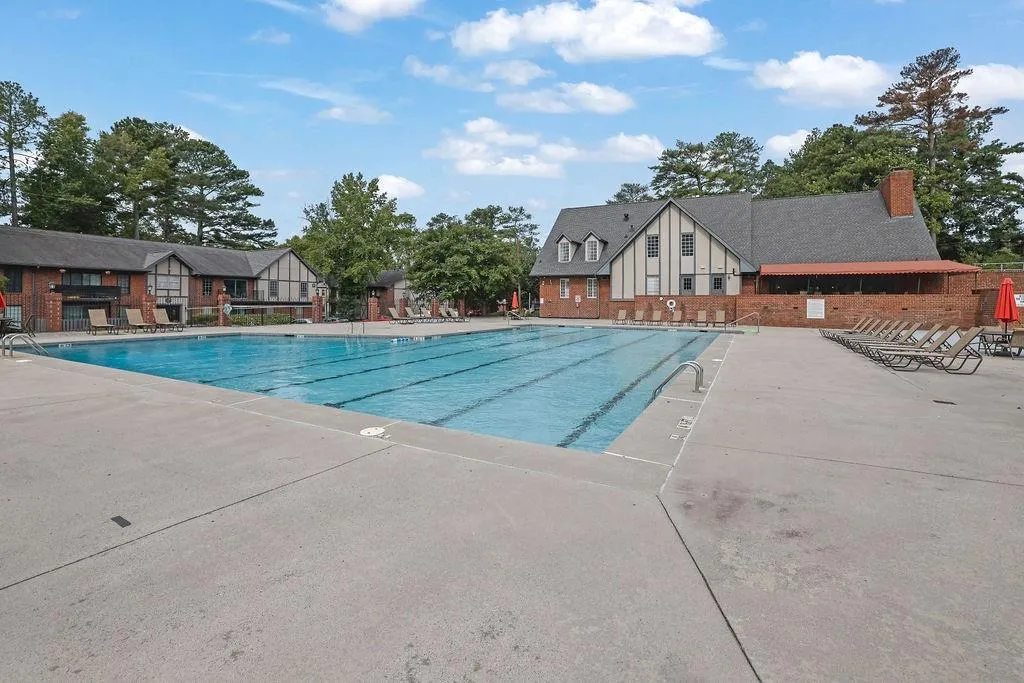 6851 Roswell Road Unit Q20, Sandy Springs, Georgia 30328, 3 Bedrooms Bedrooms, ,2 BathroomsBathrooms,Residential,Sold,6851 Roswell Road Unit Q20,7493097