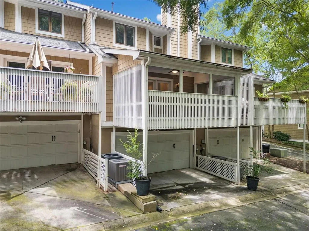 6 Alston Place Ne Place Ne, Atlanta, Georgia 30324, 3 Bedrooms Bedrooms, ,3 BathroomsBathrooms,Residential,For Sale,6 Alston Place Ne Place Ne,7606803