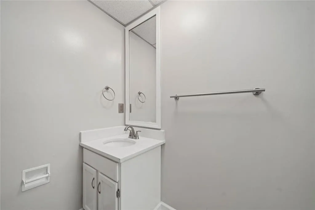6 Alston Place Ne Place Ne, Atlanta, Georgia 30324, 3 Bedrooms Bedrooms, ,3 BathroomsBathrooms,Residential,For Sale,6 Alston Place Ne Place Ne,7606803