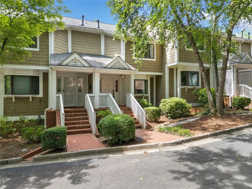 6 Alston Place Ne Place Ne, Atlanta, Georgia 30324, 3 Bedrooms Bedrooms, ,3 BathroomsBathrooms,Residential,For Sale,6 Alston Place Ne Place Ne,7606803