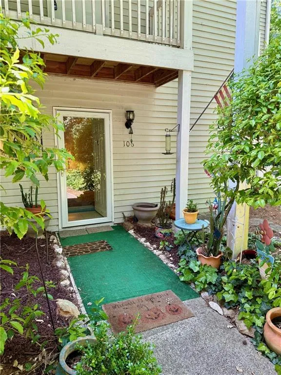 Quiet and private entrance