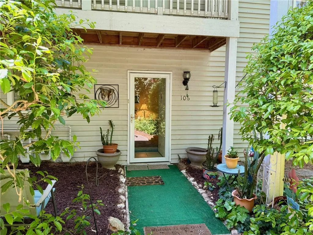 106 Gettysburg Place, Atlanta, Georgia 30350, 2 Bedrooms Bedrooms, ,1 BathroomBathrooms,Residential,For Sale,106 Gettysburg Place,7754901