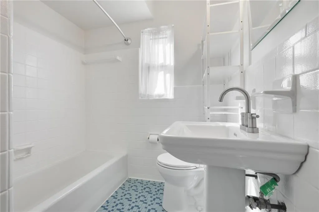 104 Ardmore Place Nw Unit 3, Atlanta, Georgia 30309, 2 Bedrooms Bedrooms, ,1 BathroomBathrooms,Residential,For Sale,104 Ardmore Place Nw Unit 3,7666646