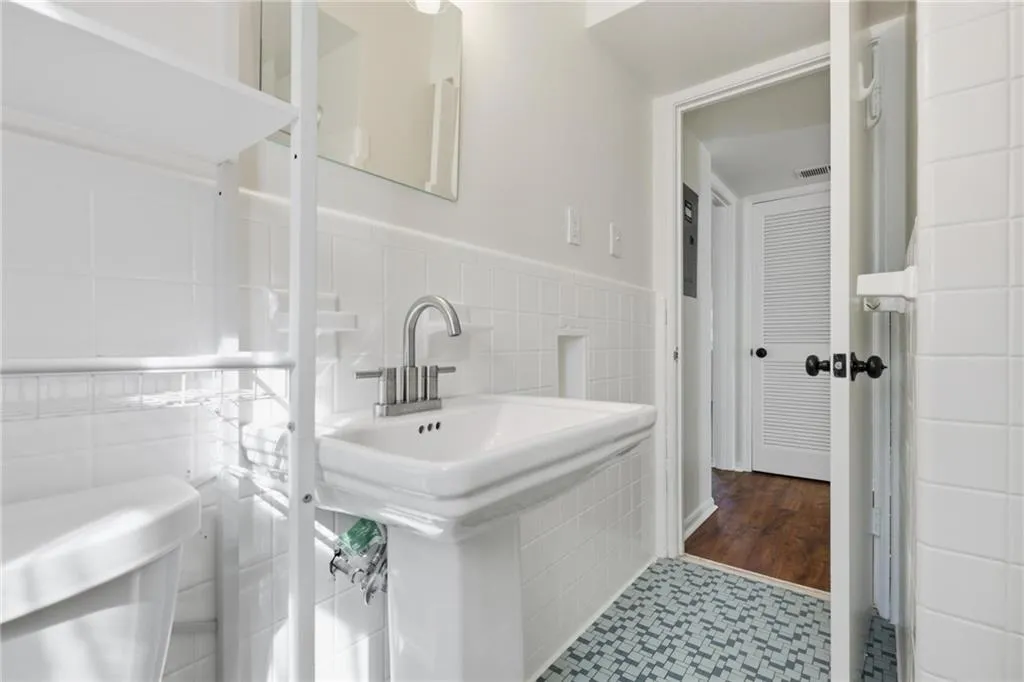 104 Ardmore Place Nw Unit 3, Atlanta, Georgia 30309, 2 Bedrooms Bedrooms, ,1 BathroomBathrooms,Residential,For Sale,104 Ardmore Place Nw Unit 3,7666646