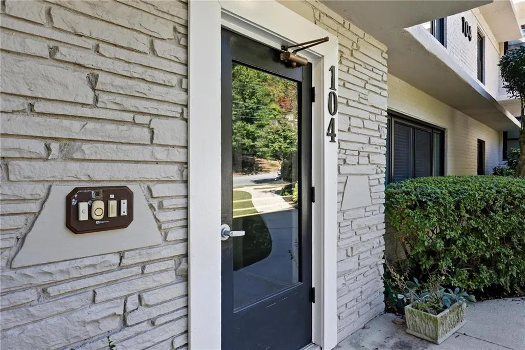 104 Ardmore Place Nw Unit 3, Atlanta, Georgia 30309, 2 Bedrooms Bedrooms, ,1 BathroomBathrooms,Residential,For Sale,104 Ardmore Place Nw Unit 3,7666646
