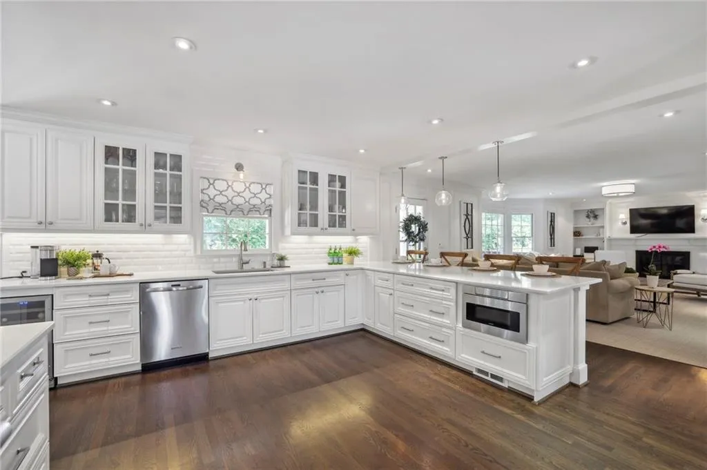 Georgia 30350, ,4 BathroomsBathrooms,Residential,Sold,7228550