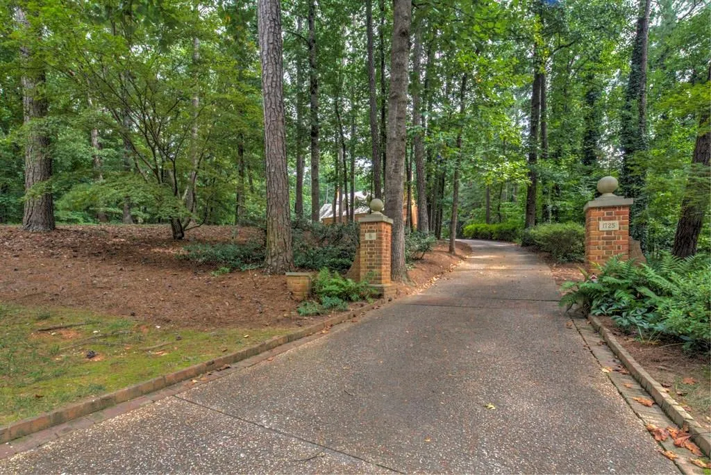 1725 Winterthur Close, Atlanta, Georgia 30328, 5 Bedrooms Bedrooms, ,5 BathroomsBathrooms,Residential,Sold,1725 Winterthur Close,5959949