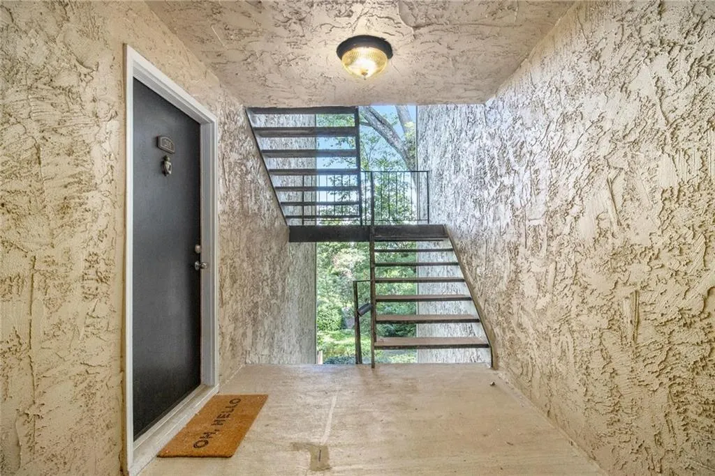 2955 Seven Pines Lane Unit 2, Atlanta, Georgia 30339, 2 Bedrooms Bedrooms, ,2 BathroomsBathrooms,Residential,For Sale,2955 Seven Pines Lane Unit 2,7621978