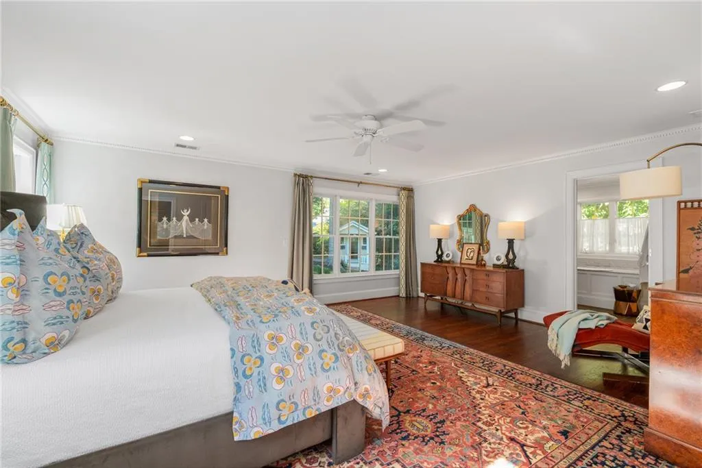 559 Spring Valley Road Nw, Atlanta, Georgia 30318, 6 Bedrooms Bedrooms, ,4 BathroomsBathrooms,Residential,For Sale,559 Spring Valley Road Nw,7675540