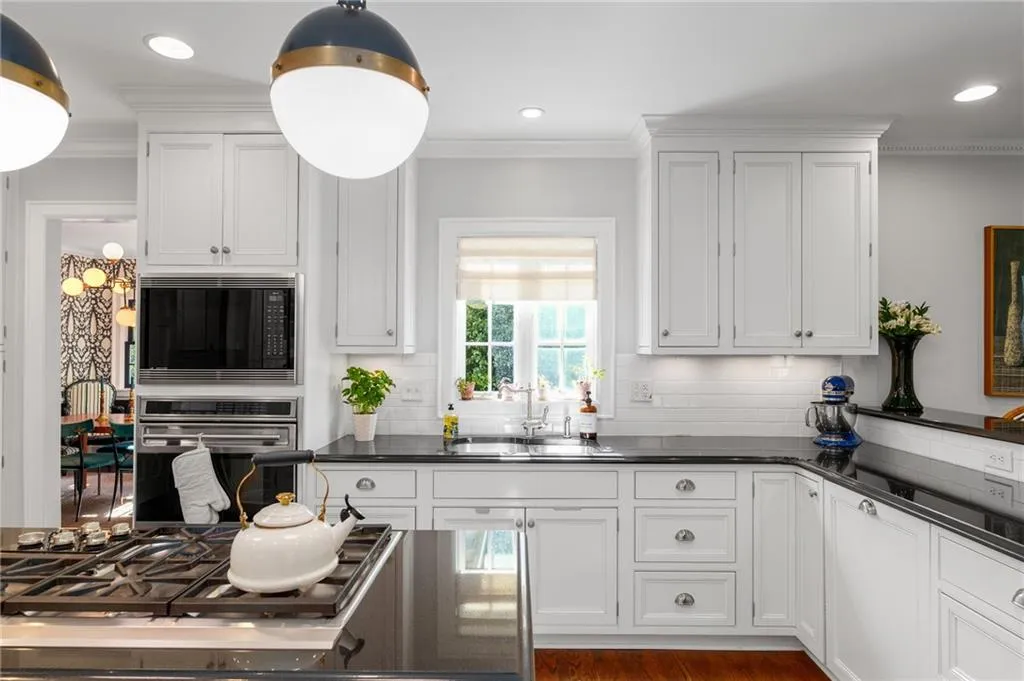 559 Spring Valley Road Nw, Atlanta, Georgia 30318, 6 Bedrooms Bedrooms, ,4 BathroomsBathrooms,Residential,For Sale,559 Spring Valley Road Nw,7675540