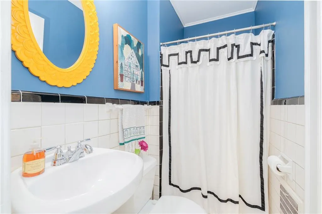 559 Spring Valley Road Nw, Atlanta, Georgia 30318, 6 Bedrooms Bedrooms, ,4 BathroomsBathrooms,Residential,For Sale,559 Spring Valley Road Nw,7675540