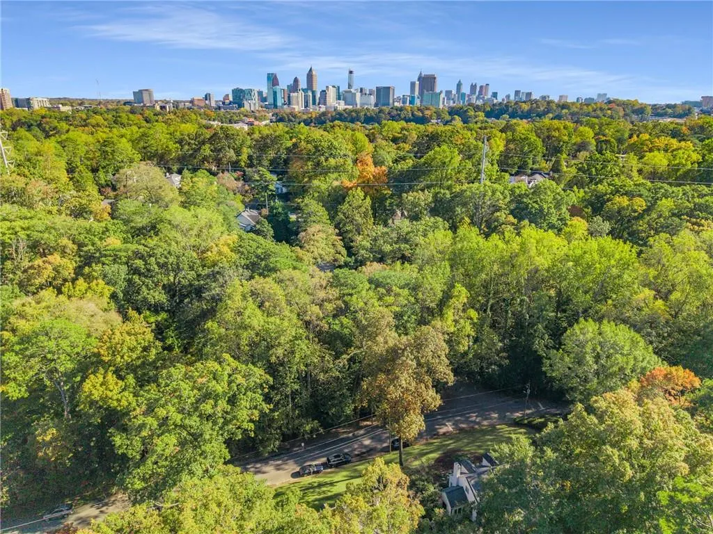 559 Spring Valley Road Nw, Atlanta, Georgia 30318, 6 Bedrooms Bedrooms, ,4 BathroomsBathrooms,Residential,For Sale,559 Spring Valley Road Nw,7675540