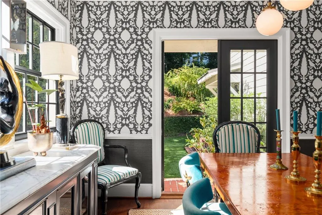 559 Spring Valley Road Nw, Atlanta, Georgia 30318, 6 Bedrooms Bedrooms, ,4 BathroomsBathrooms,Residential,For Sale,559 Spring Valley Road Nw,7675540