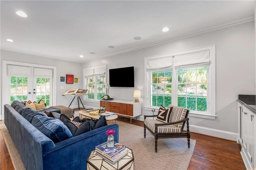 559 Spring Valley Road Nw, Atlanta, Georgia 30318, 6 Bedrooms Bedrooms, ,4 BathroomsBathrooms,Residential,For Sale,559 Spring Valley Road Nw,7675540