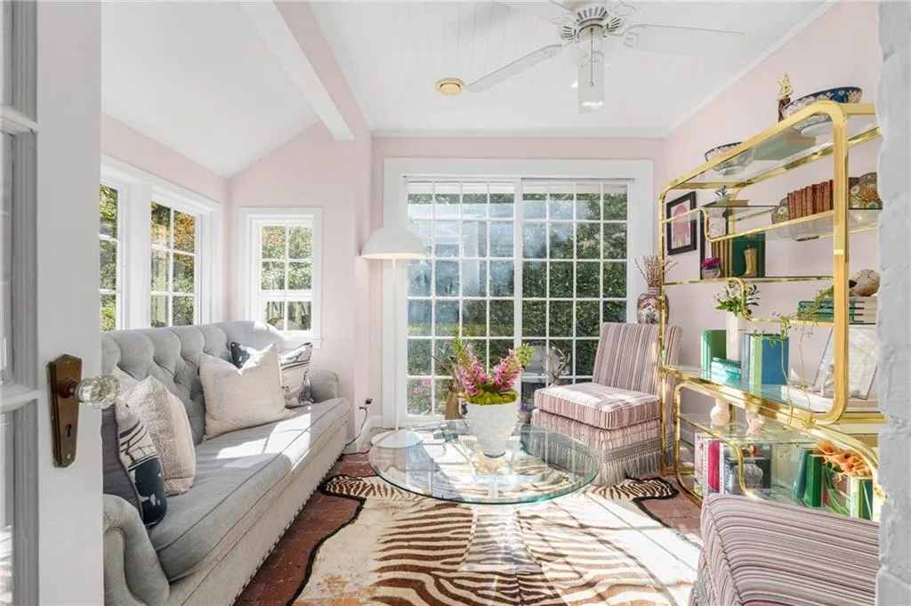 559 Spring Valley Road Nw, Atlanta, Georgia 30318, 6 Bedrooms Bedrooms, ,4 BathroomsBathrooms,Residential,For Sale,559 Spring Valley Road Nw,7675540