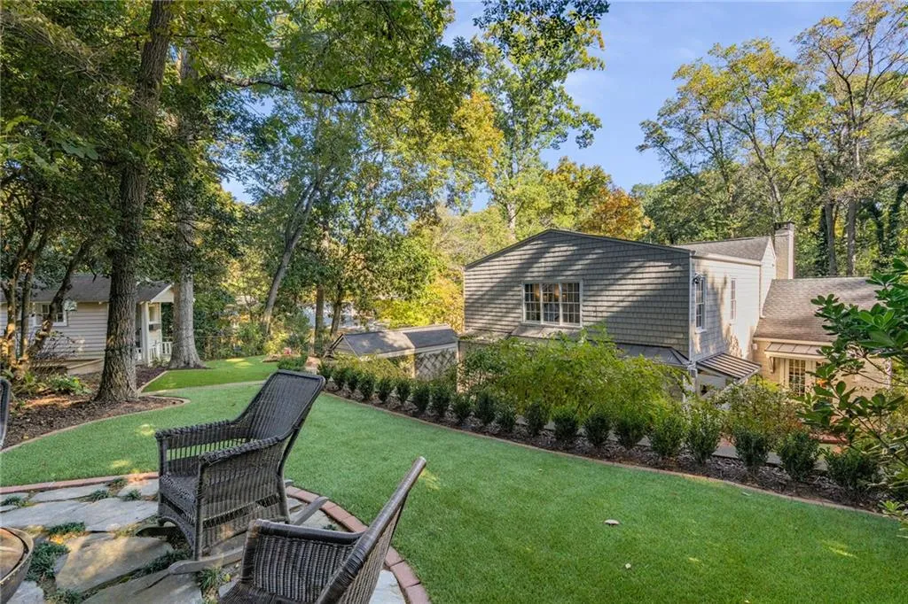 559 Spring Valley Road Nw, Atlanta, Georgia 30318, 6 Bedrooms Bedrooms, ,4 BathroomsBathrooms,Residential,For Sale,559 Spring Valley Road Nw,7675540