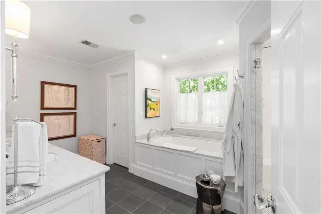 559 Spring Valley Road Nw, Atlanta, Georgia 30318, 6 Bedrooms Bedrooms, ,4 BathroomsBathrooms,Residential,For Sale,559 Spring Valley Road Nw,7675540