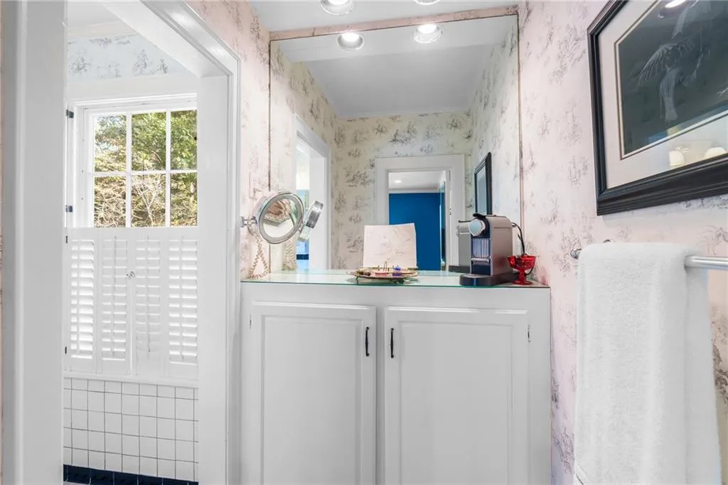 559 Spring Valley Road Nw, Atlanta, Georgia 30318, 6 Bedrooms Bedrooms, ,4 BathroomsBathrooms,Residential,For Sale,559 Spring Valley Road Nw,7675540