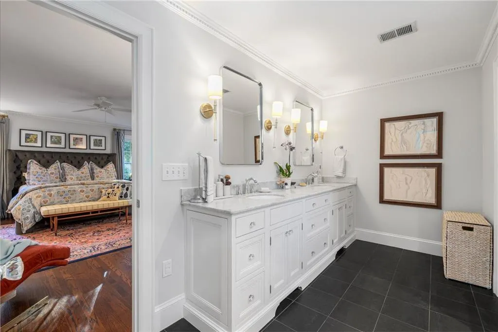 559 Spring Valley Road Nw, Atlanta, Georgia 30318, 6 Bedrooms Bedrooms, ,4 BathroomsBathrooms,Residential,For Sale,559 Spring Valley Road Nw,7675540