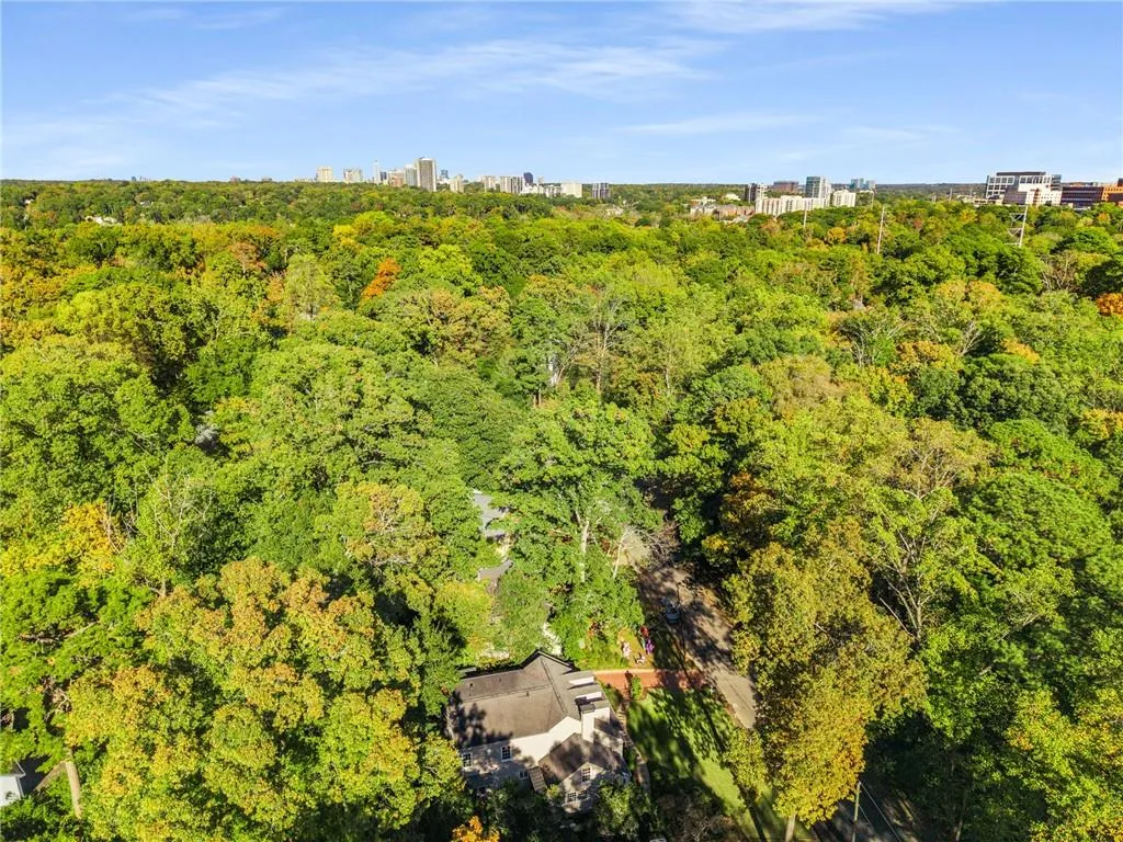 559 Spring Valley Road Nw, Atlanta, Georgia 30318, 6 Bedrooms Bedrooms, ,4 BathroomsBathrooms,Residential,For Sale,559 Spring Valley Road Nw,7675540