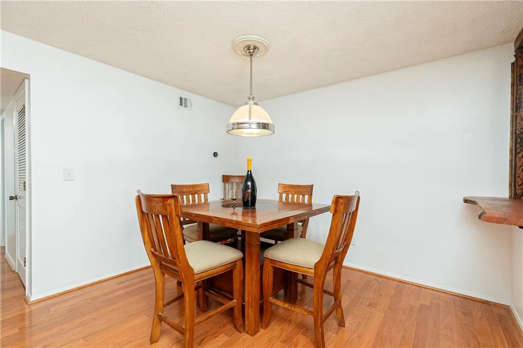 905 Woodcliff Drive, Atlanta, Georgia 30350, 2 Bedrooms Bedrooms, ,2 BathroomsBathrooms,Residential,Sold,905 Woodcliff Drive,7423629