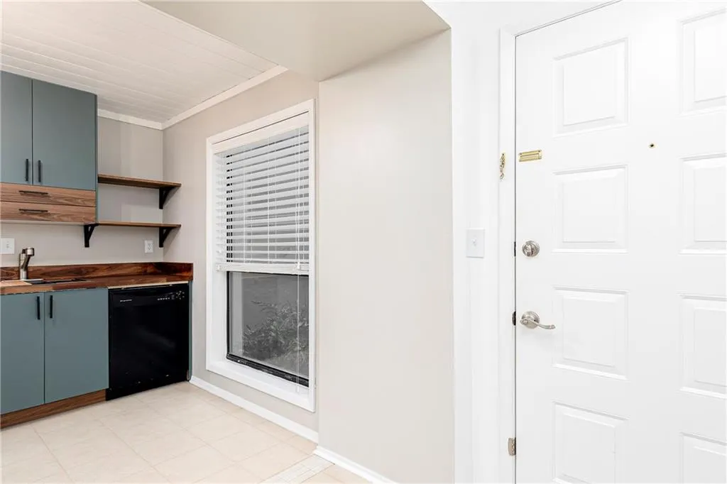 905 Woodcliff Drive, Atlanta, Georgia 30350, 2 Bedrooms Bedrooms, ,2 BathroomsBathrooms,Residential,Sold,905 Woodcliff Drive,7423629