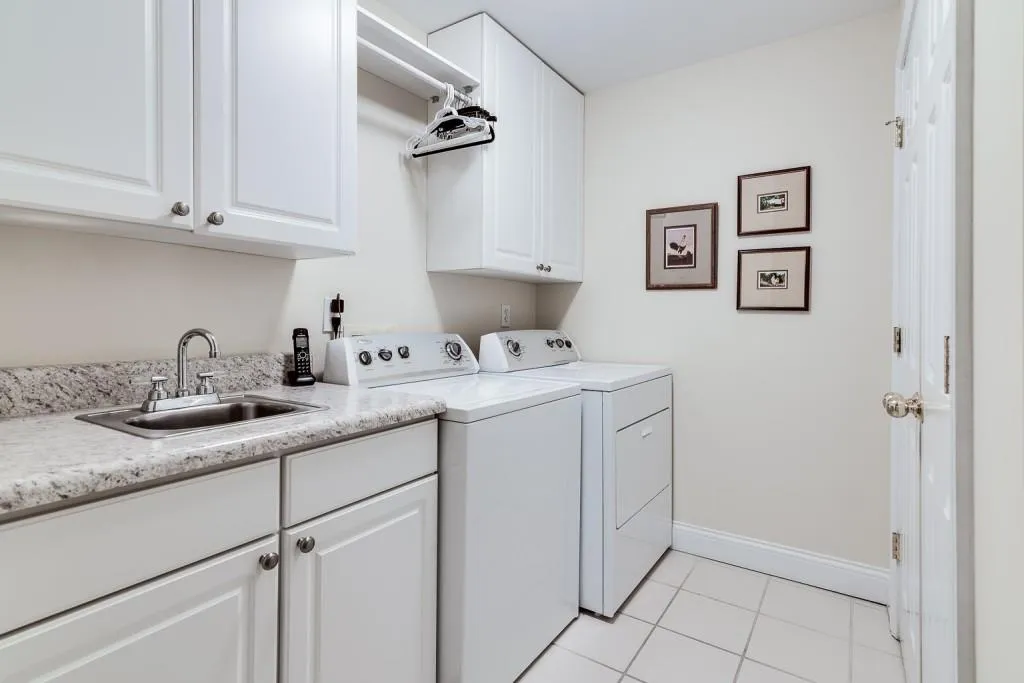 102 Brickstone Drive, Sandy Springs, Georgia 30339, 3 Bedrooms Bedrooms, ,2 BathroomsBathrooms,Residential,Sold,102 Brickstone Drive,6779181