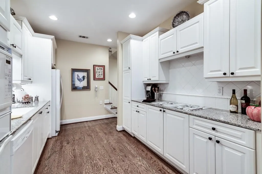 102 Brickstone Drive, Sandy Springs, Georgia 30339, 3 Bedrooms Bedrooms, ,2 BathroomsBathrooms,Residential,Sold,102 Brickstone Drive,6779181