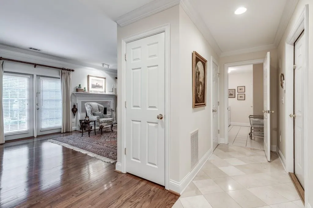 102 Brickstone Drive, Sandy Springs, Georgia 30339, 3 Bedrooms Bedrooms, ,2 BathroomsBathrooms,Residential,Sold,102 Brickstone Drive,6779181