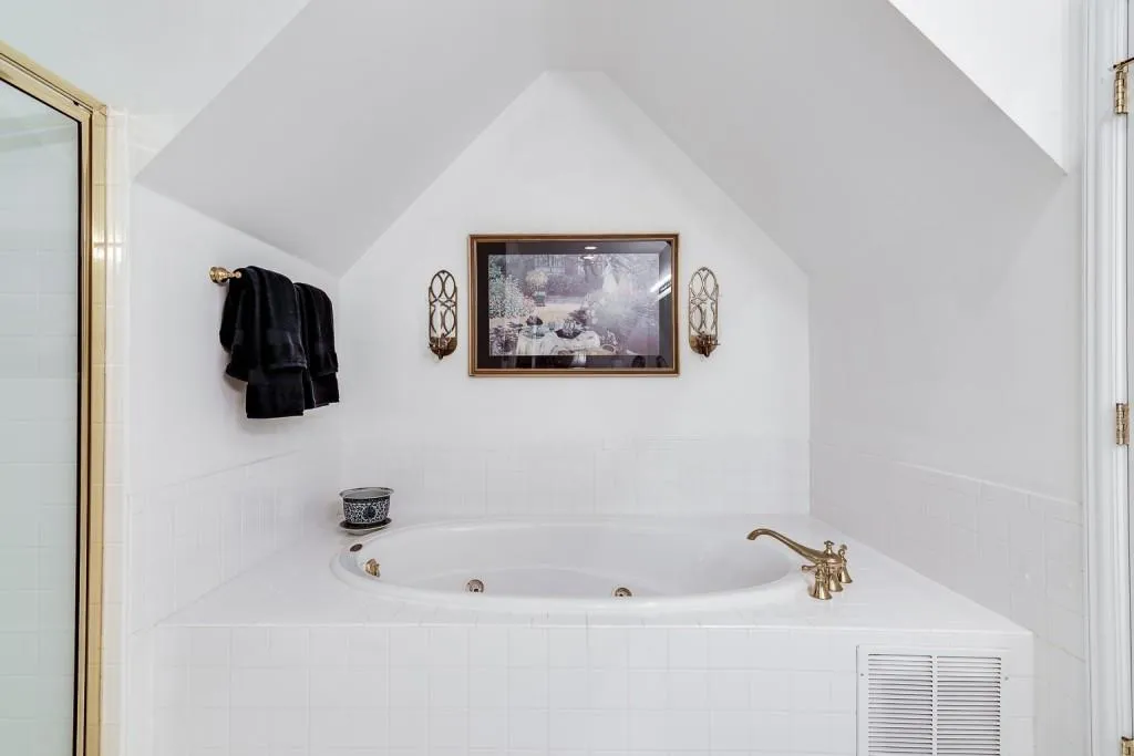 102 Brickstone Drive, Sandy Springs, Georgia 30339, 3 Bedrooms Bedrooms, ,2 BathroomsBathrooms,Residential,Sold,102 Brickstone Drive,6779181