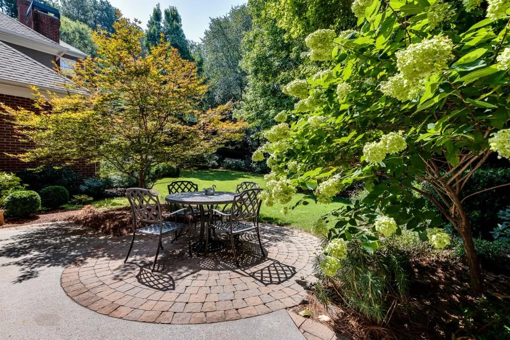 102 Brickstone Drive, Sandy Springs, Georgia 30339, 3 Bedrooms Bedrooms, ,2 BathroomsBathrooms,Residential,Sold,102 Brickstone Drive,6779181