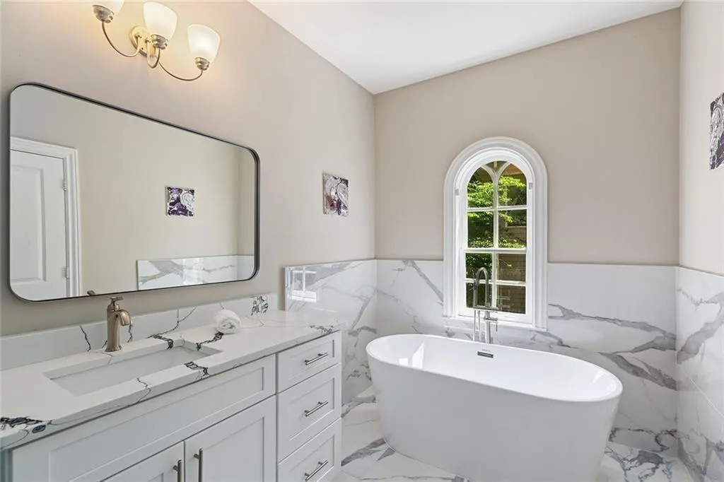 580 Cliftwood Court, Sandy Springs, Georgia 30328, 4 Bedrooms Bedrooms, ,4 BathroomsBathrooms,Residential,For Sale,580 Cliftwood Court,7575720