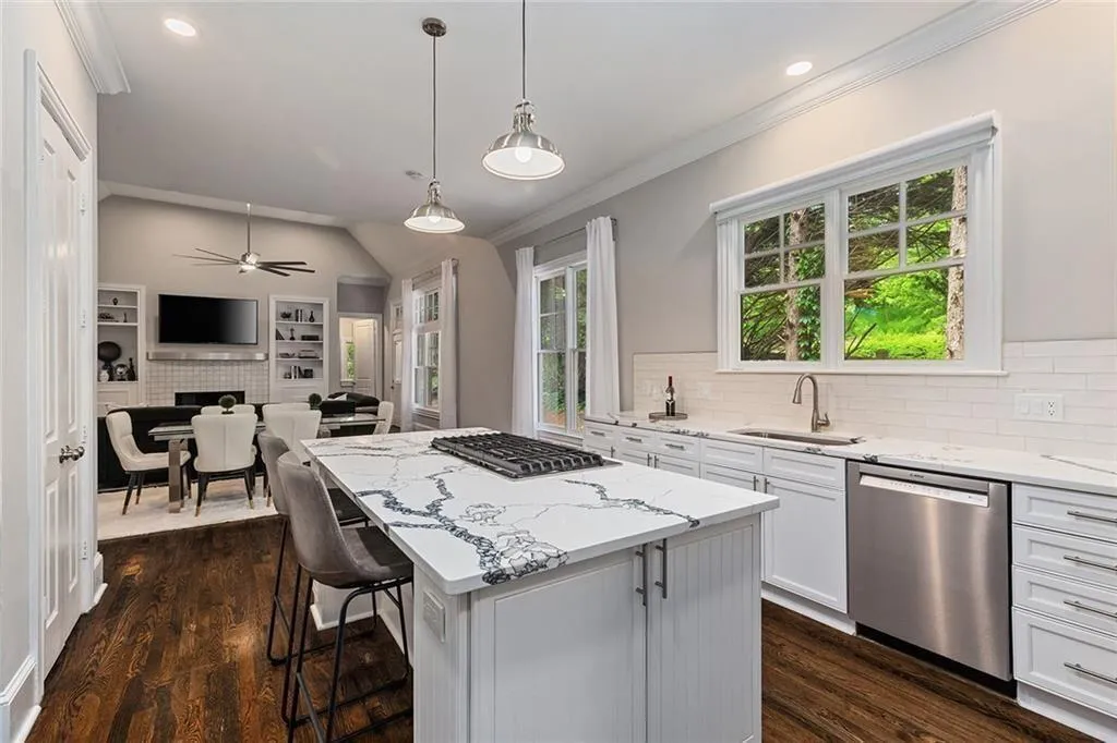580 Cliftwood Court, Sandy Springs, Georgia 30328, 4 Bedrooms Bedrooms, ,4 BathroomsBathrooms,Residential,For Sale,580 Cliftwood Court,7575720