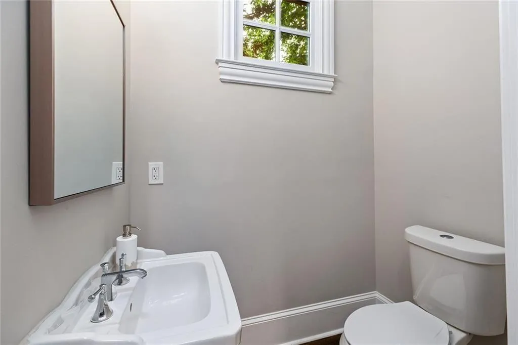 580 Cliftwood Court, Sandy Springs, Georgia 30328, 4 Bedrooms Bedrooms, ,4 BathroomsBathrooms,Residential,For Sale,580 Cliftwood Court,7575720