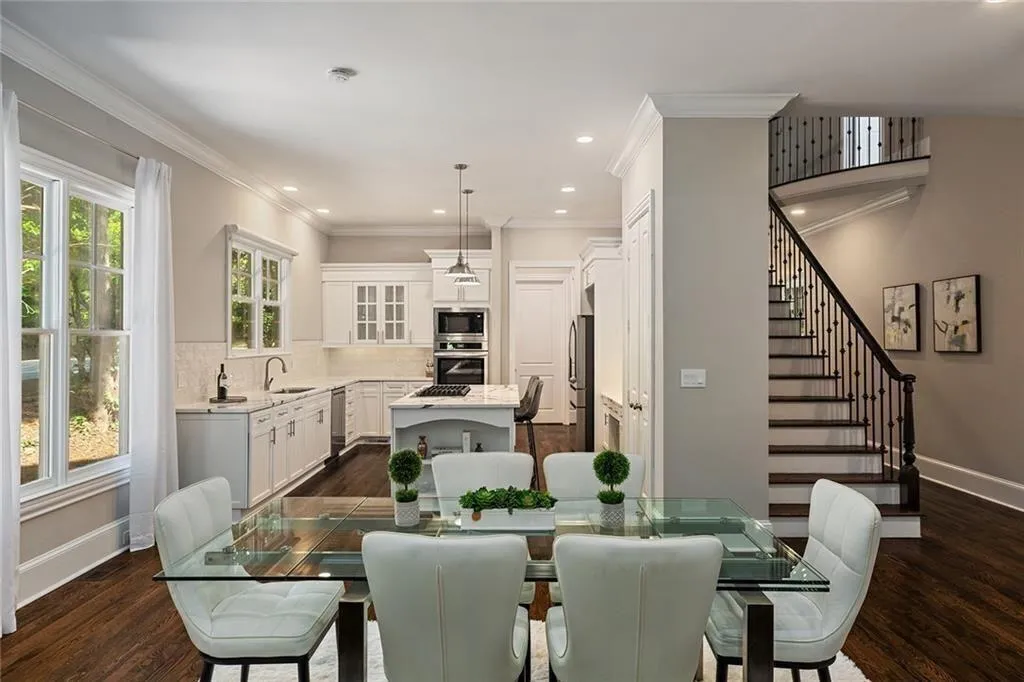 580 Cliftwood Court, Sandy Springs, Georgia 30328, 4 Bedrooms Bedrooms, ,4 BathroomsBathrooms,Residential,For Sale,580 Cliftwood Court,7575720