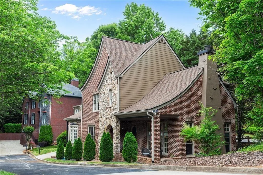 580 Cliftwood Court, Sandy Springs, Georgia 30328, 4 Bedrooms Bedrooms, ,4 BathroomsBathrooms,Residential,For Sale,580 Cliftwood Court,7575720