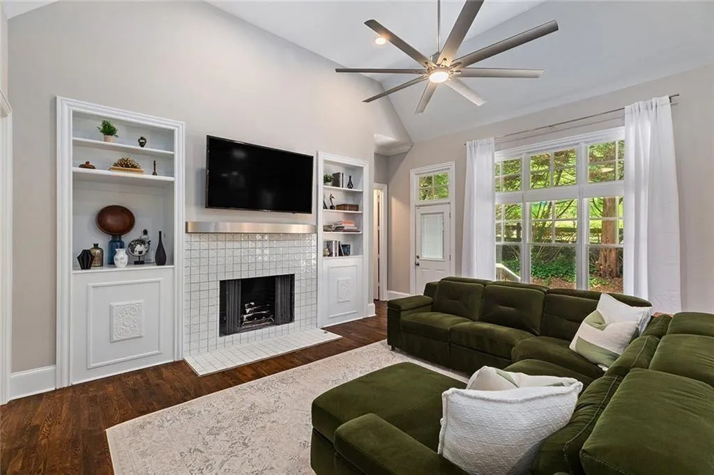 580 Cliftwood Court, Sandy Springs, Georgia 30328, 4 Bedrooms Bedrooms, ,4 BathroomsBathrooms,Residential,For Sale,580 Cliftwood Court,7575720
