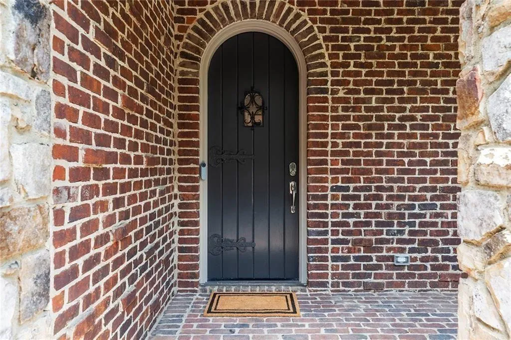 580 Cliftwood Court, Sandy Springs, Georgia 30328, 4 Bedrooms Bedrooms, ,4 BathroomsBathrooms,Residential,For Sale,580 Cliftwood Court,7575720