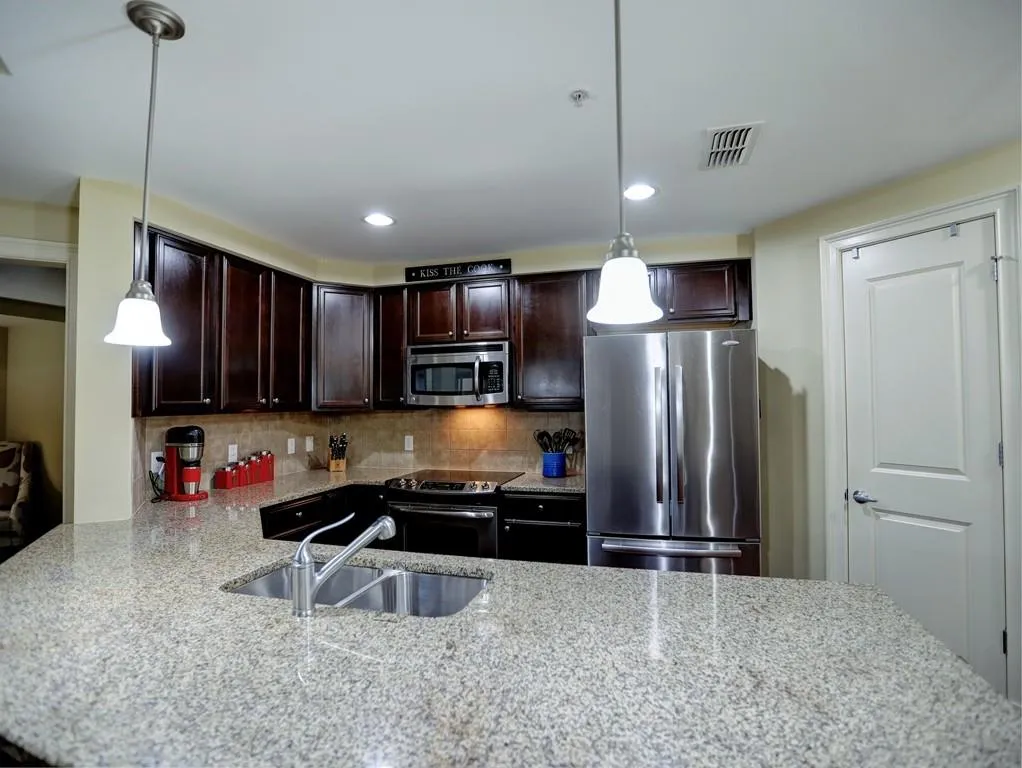 200 River Vista Drive Unit 420, Atlanta, Georgia 30339, 2 Bedrooms Bedrooms, ,2 BathroomsBathrooms,Residential,Sold,200 River Vista Drive Unit 420,6031232