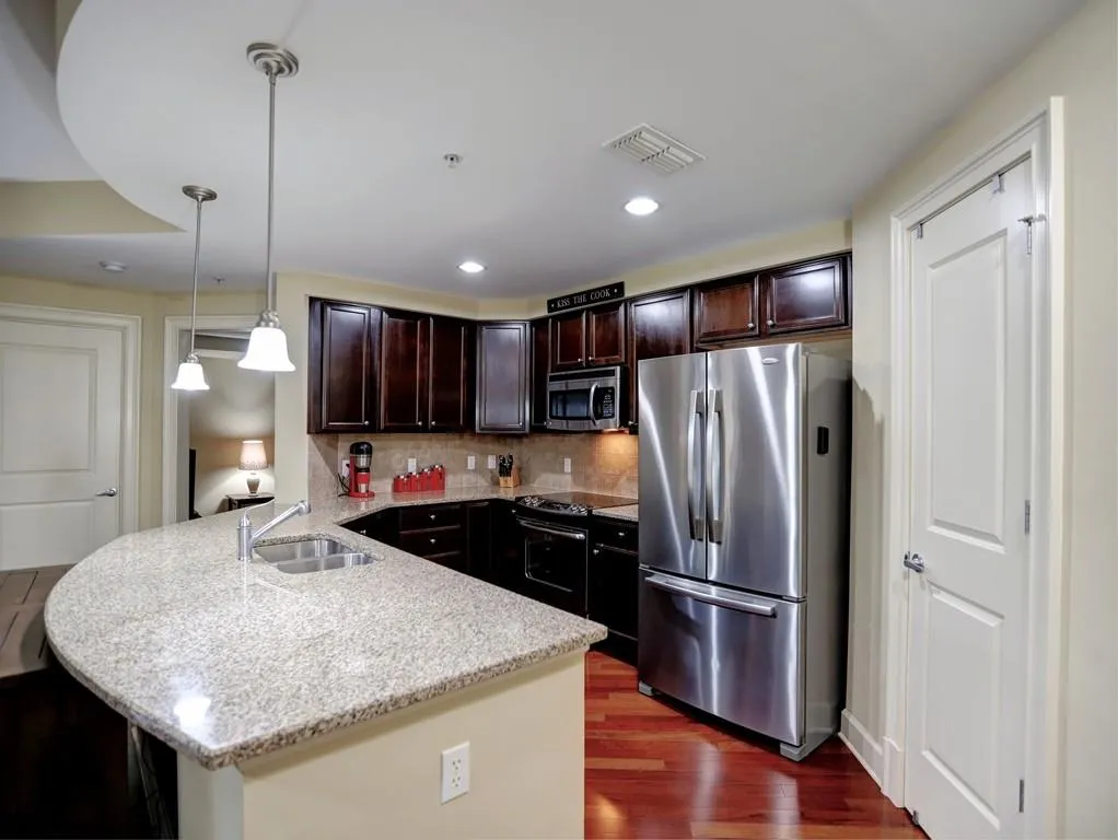 200 River Vista Drive Unit 420, Atlanta, Georgia 30339, 2 Bedrooms Bedrooms, ,2 BathroomsBathrooms,Residential,Sold,200 River Vista Drive Unit 420,6031232
